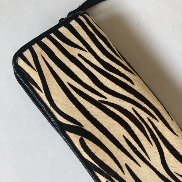 Animal fur print shoulder bag - Picture 3 of 16